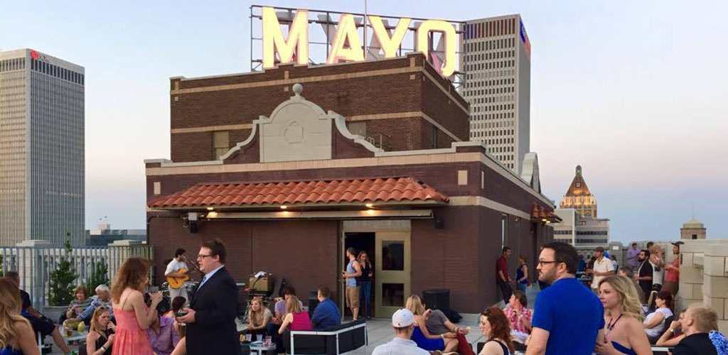 Lots of MILFs in the rooftop of the Penthouse Bar Mayo Hotel