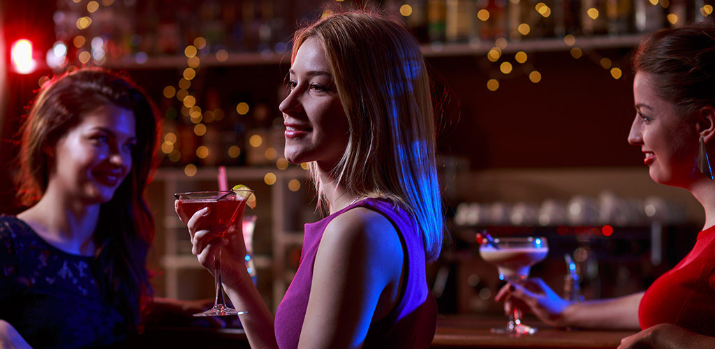 How To Talk To Girls At Bars And Get Them Interested In You Every Time