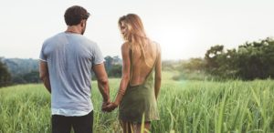 how to win her back after hurting her over text