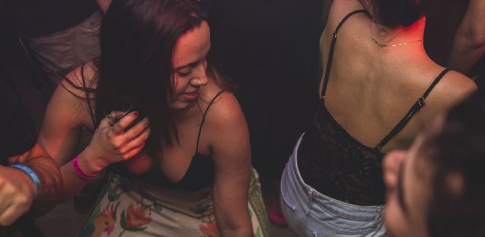 15 Great Spots To Find Chicago Hookups & Meet Girls In 2023 (Proven)