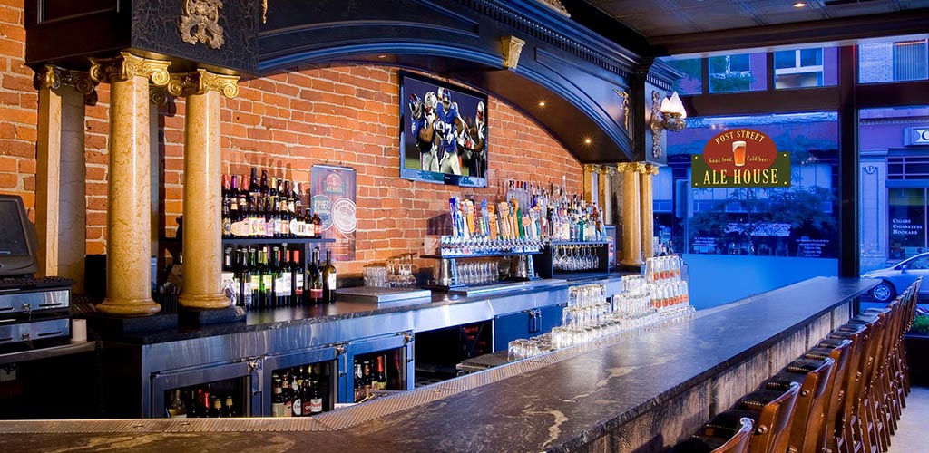 The bar of the Post Street Ale House where you can find Spokane Washington hookups