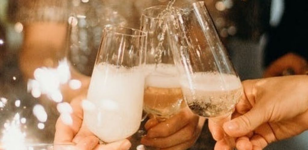 Surrey Singles toasting during New Year's Eve 