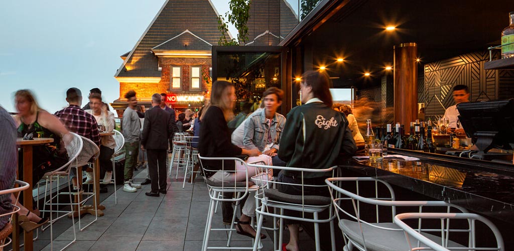  Il rooftop bar al Broadview Hotel