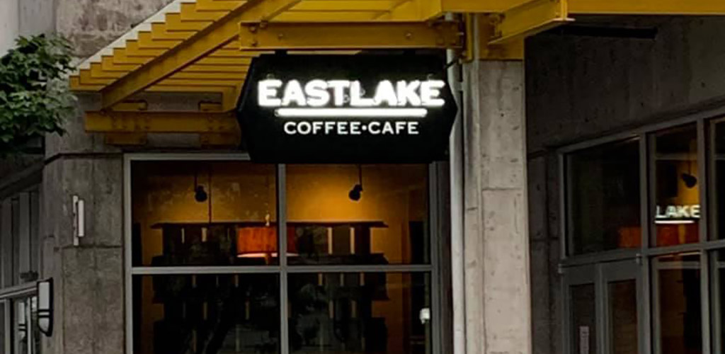 Eastlake Kávy signage