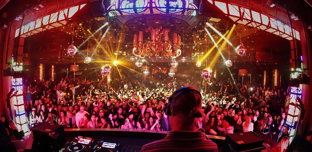 The huge crowd at XS Las Vegas