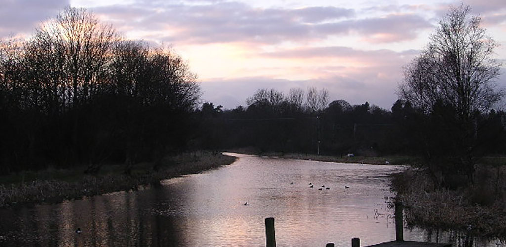 The lake at the Drumpellier Country Park at sundet