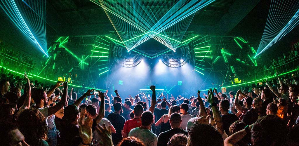 Singles dancing and hooking up at Fabric Club in London