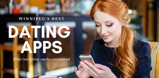 Pretty girl in a restaurant using some of the best dating apps and sites in Winnipeg