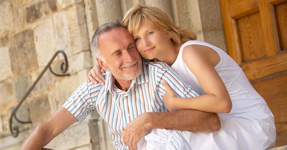 Find love and companionship with older men dating younger women sites