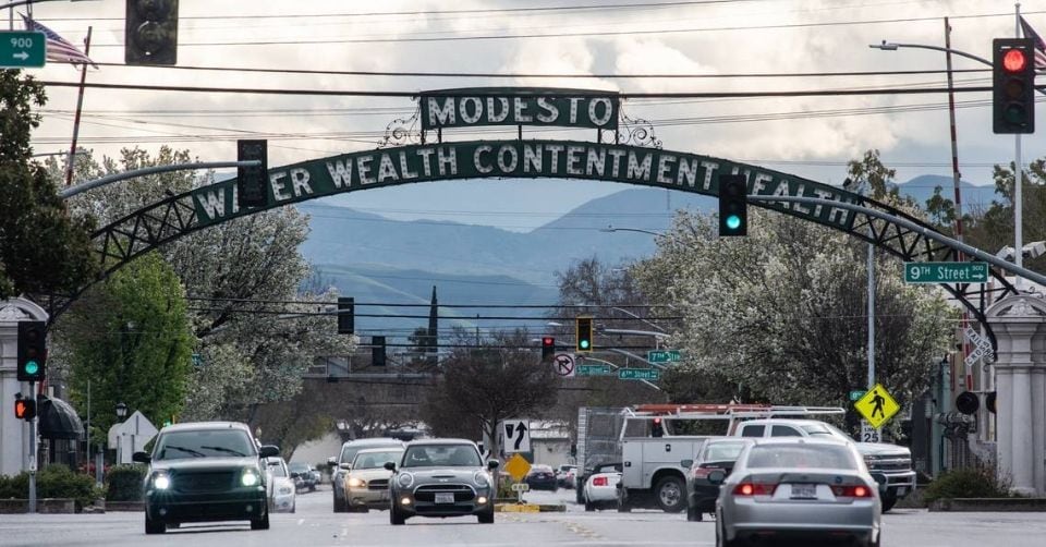 Modesto California welcome sign