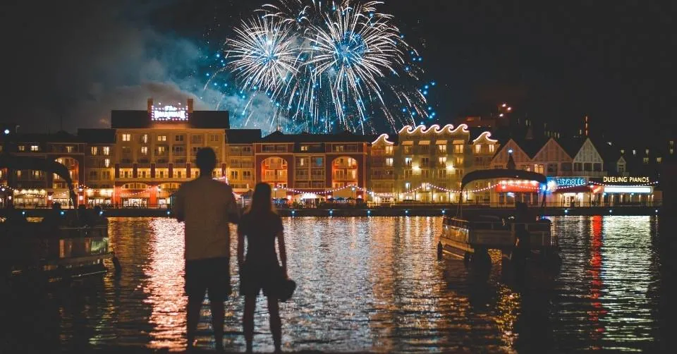 First date at night with fireworks