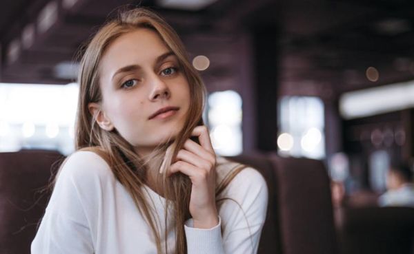 Showing one of the many psychological signs she likes you