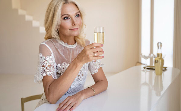 The Smart Man’s Guide to Older Women Dating in 2025
